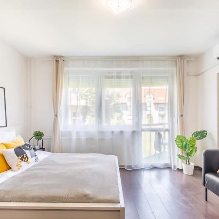 Sunny Balcony - Cute And Cozy Apartment Budapesta Exterior foto