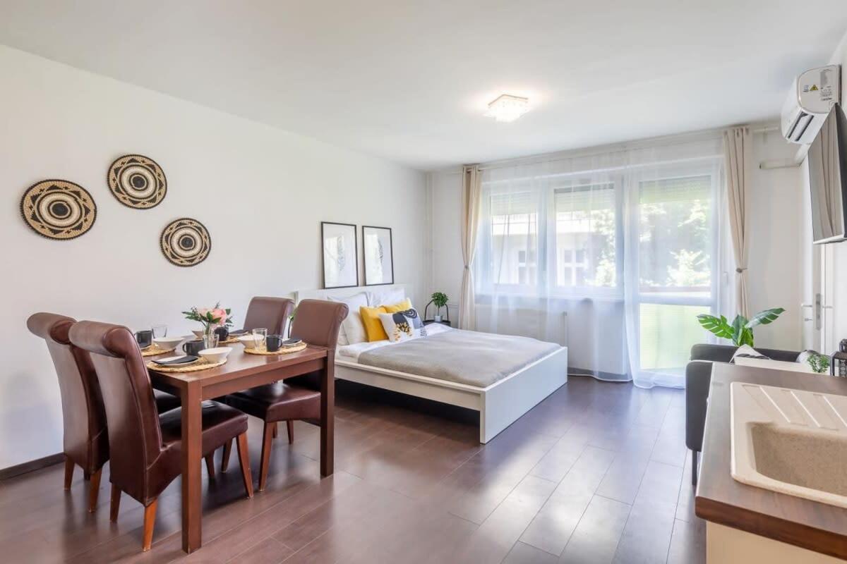 Sunny Balcony - Cute And Cozy Apartment Budapesta Exterior foto