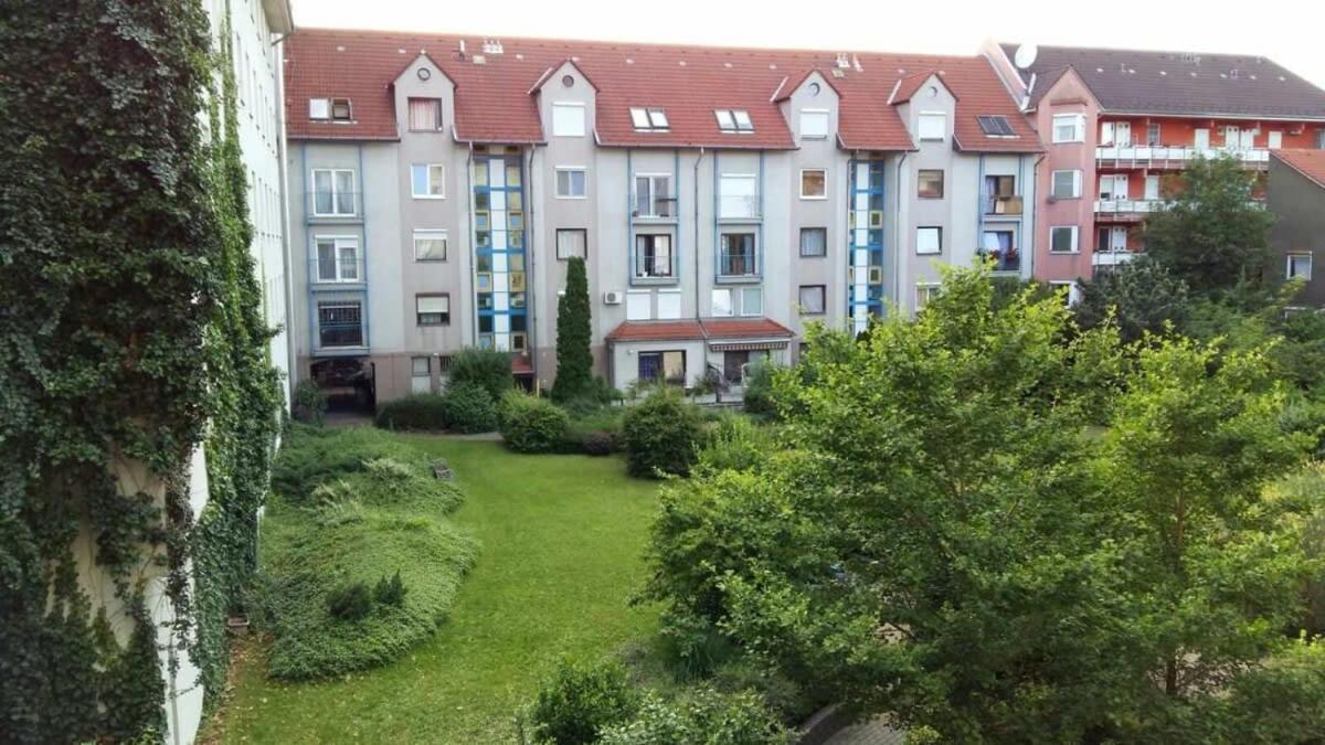 Sunny Balcony - Cute And Cozy Apartment Budapesta Exterior foto